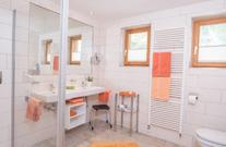 Piz Arina Apartments – Wohnung 2 – Badezimmer